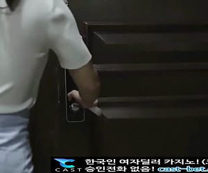 하숙집 남자들과 즐기는 집주인